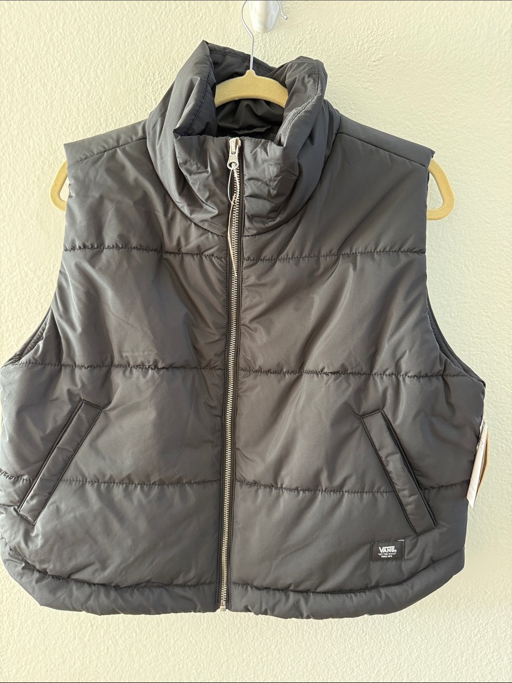 Vans MTE Foundry Puff Vest - Black - Women’s Size Small - Brand New with Tags